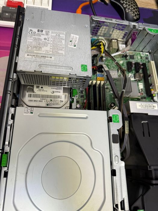 PC Desktop HP – AMD Phenom II +ce se vede in poze– Funcțional

Vând un