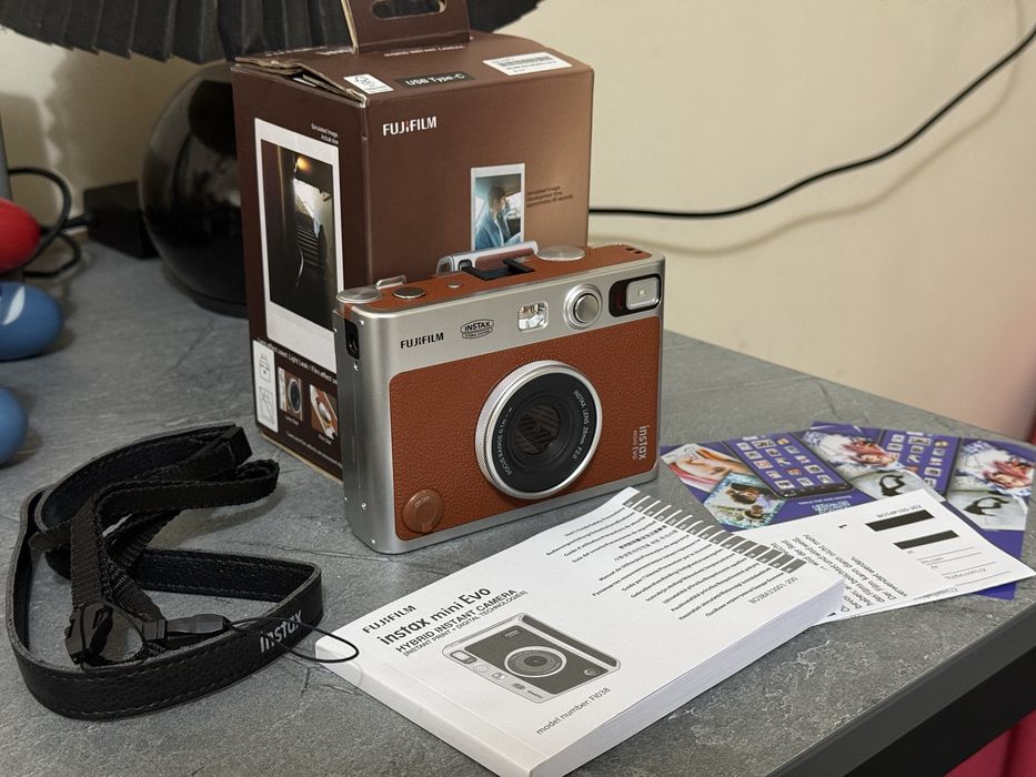 Гибридный инстакс Fujifilm Instax Mini Evo Brown