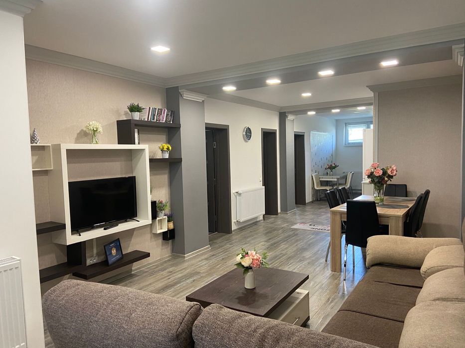 Vand apartament 3 camere Rasnov