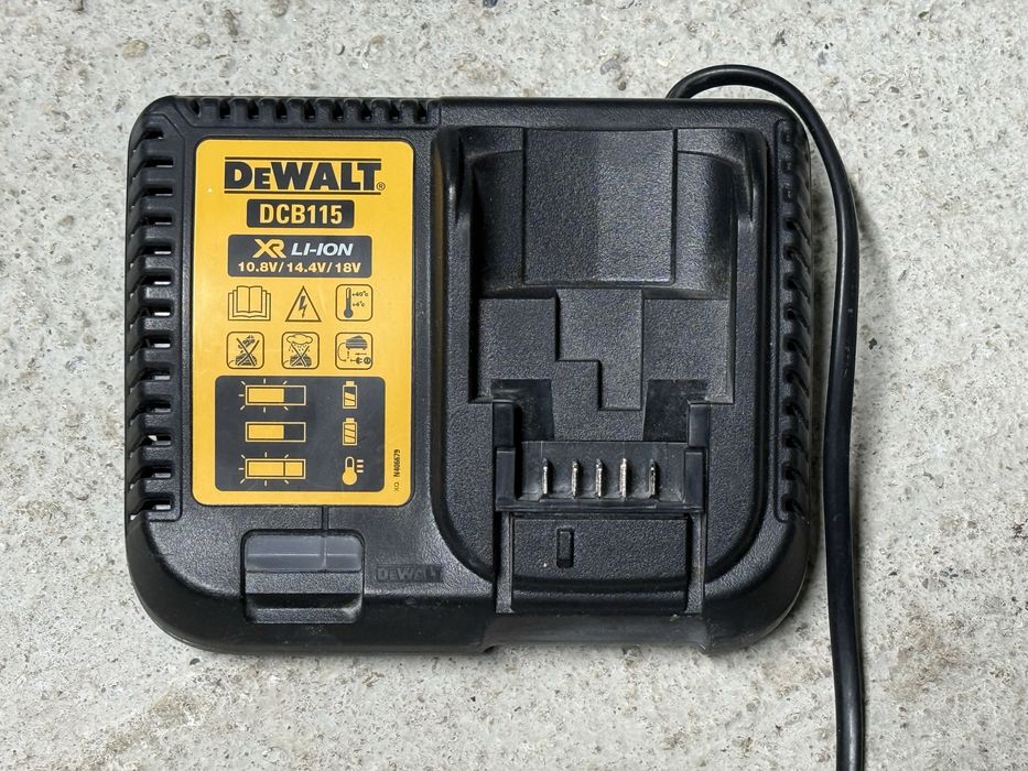 Dewalt Incarcator