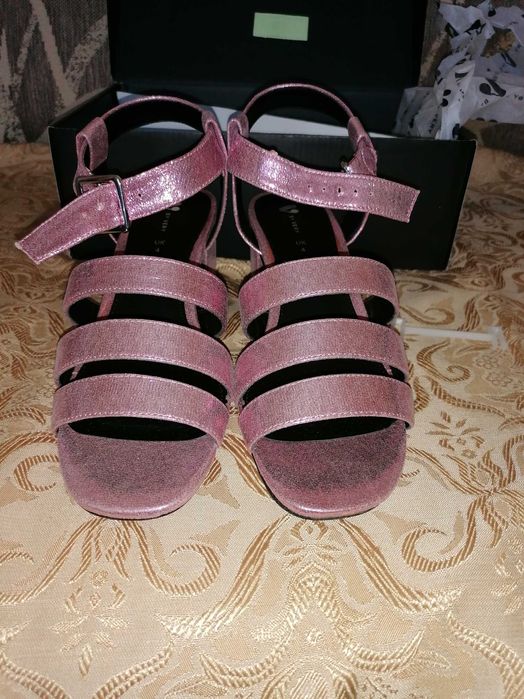 Летни дамски сандали