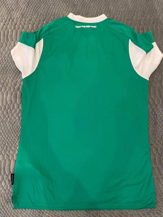 Тениска на Manchester United