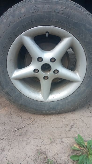 Продаётся хороший балоны с дисками размером 5.114.15 диски