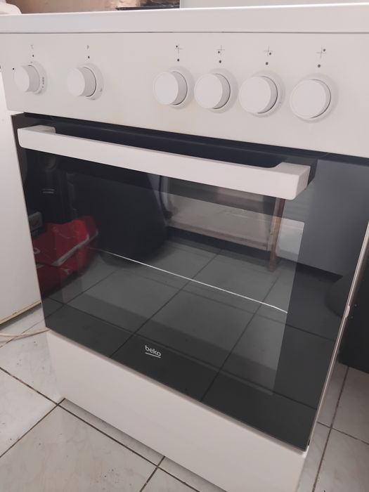 Продавам  готварска печка, Beko,