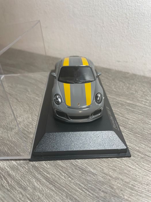 Macheta Porsche 911 R 1:43 Minichamps