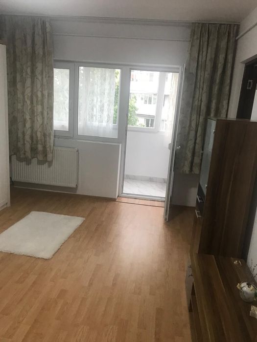 Închiriez garsonieră confort 1, centru