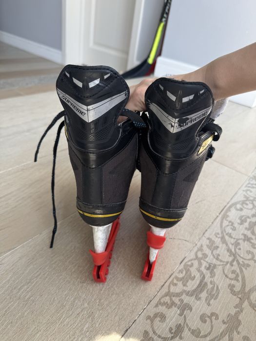 Коньки хоккейные