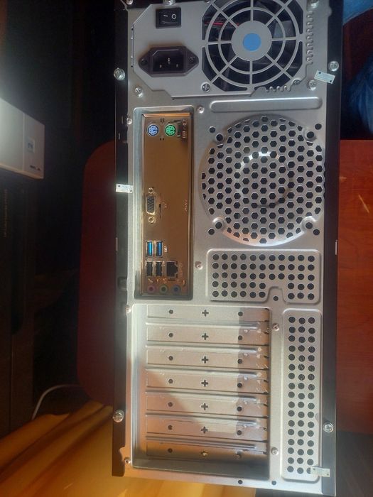 Компьютер системный блок