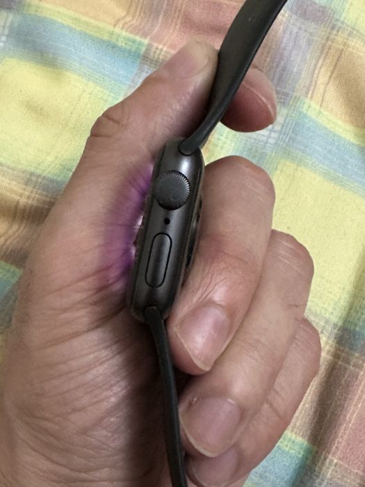 Часы Apple SE 40 мм