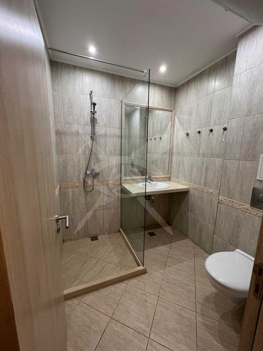 Продава се Двустаен апартамент в Варна, Аспарухово - 77 кв.м за 1416 €/кв.м - Снимка #2