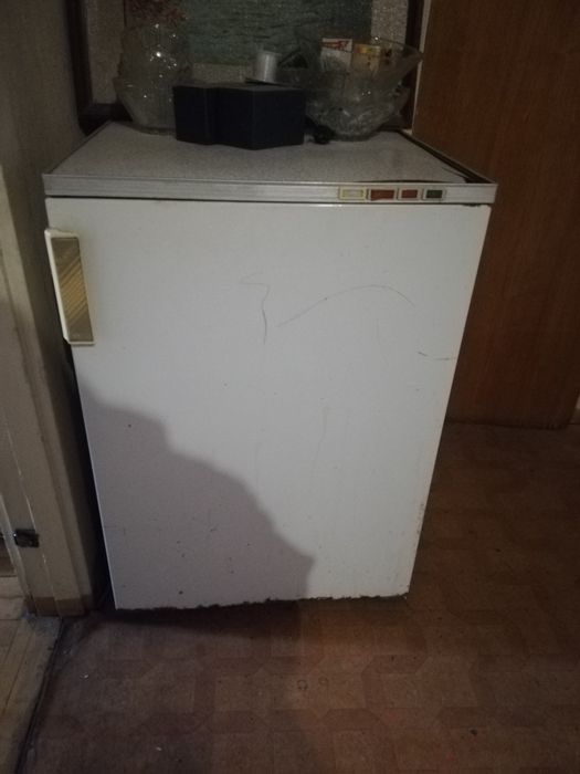 Продам морозильник