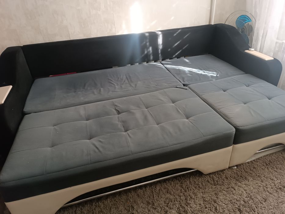Диван угловой в отличном состоянии
