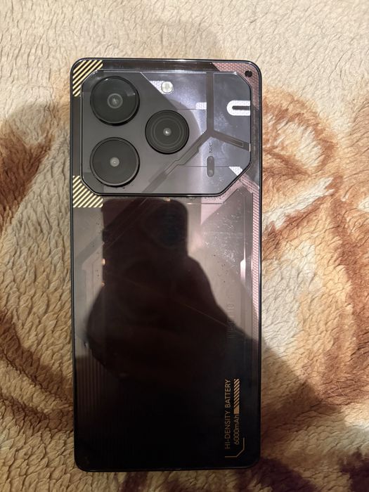 TEHNO pova 6 pro 5 g