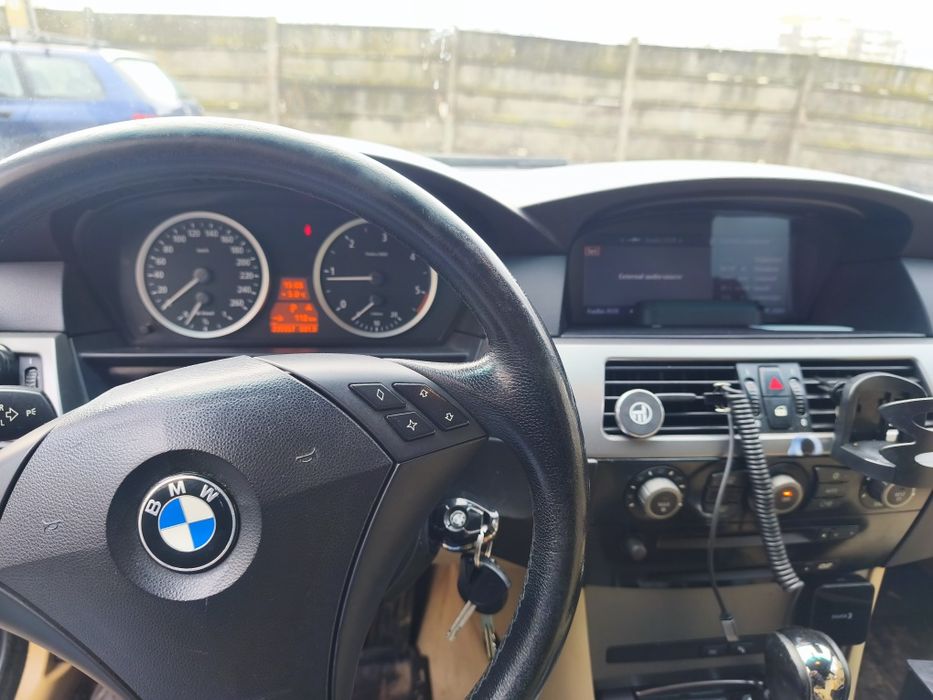 Vând BMW e61 525d