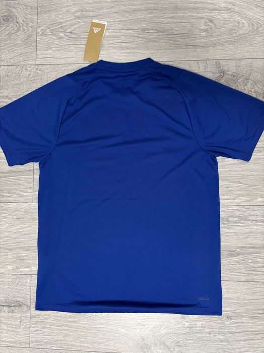Tricou Adidas nou cu etichetă