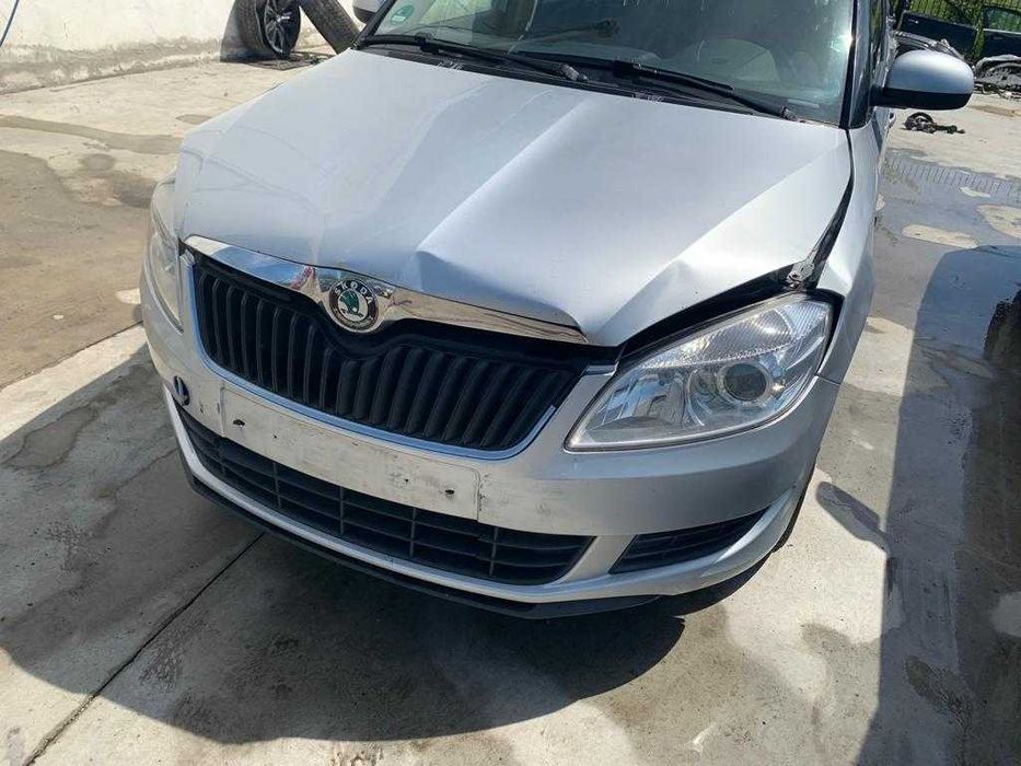 dezmembrez skoda fabia 2 break/faruri fabia 2/capota fabia 2/stopuri
