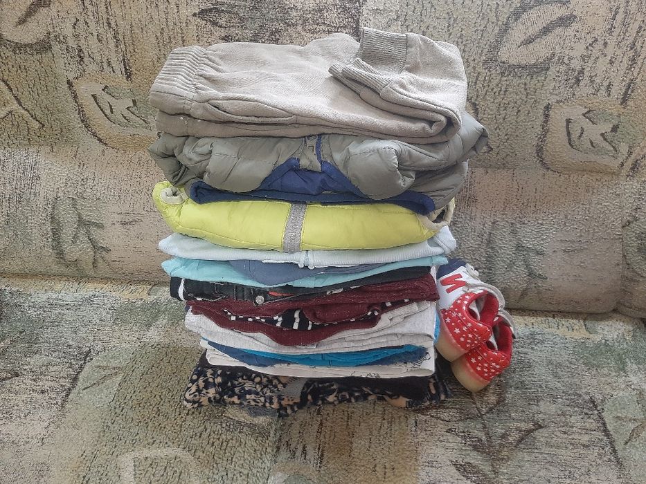 Комбинезон ,куртка и вещи для  мальчиков