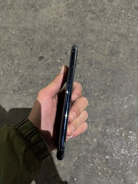 Продам iPhone 11 Pro Max с гарантией