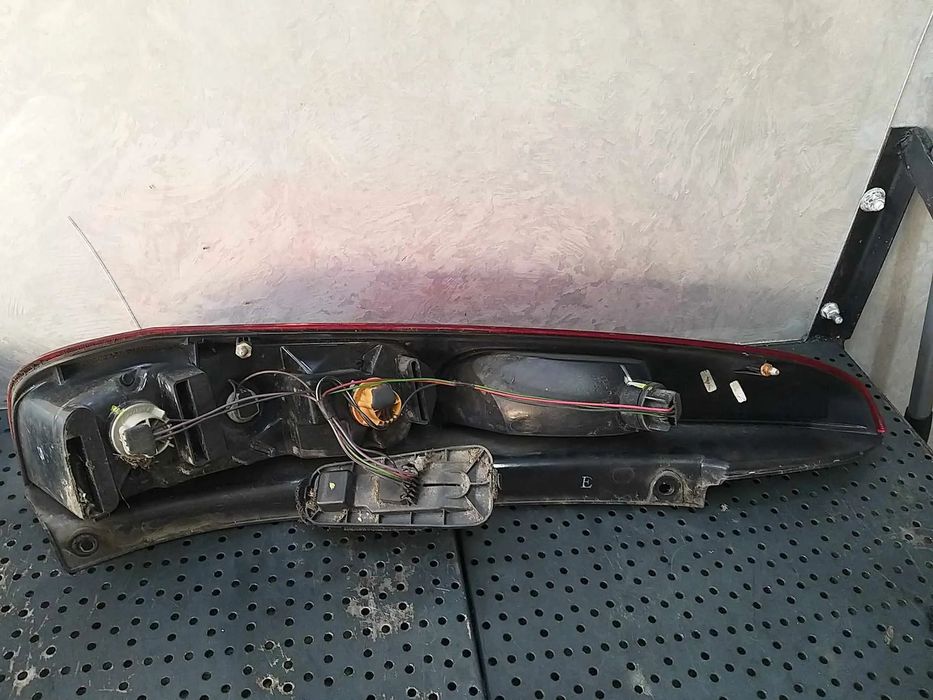 Stop tripla lampa dreapta ford fiesta 5 jh jd hatchback facelift 6s6113404a