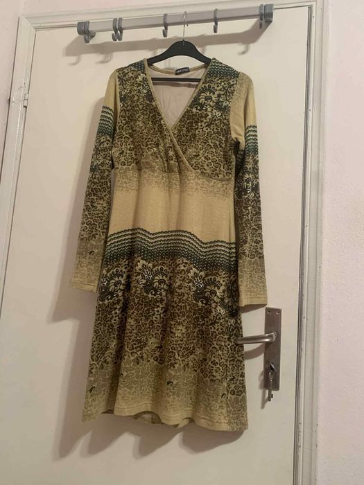 Плетена  рокля* Вталена* С красиво деколте* Не е носена