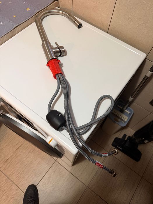 Кухненски смесител с висок чучур. Нов.