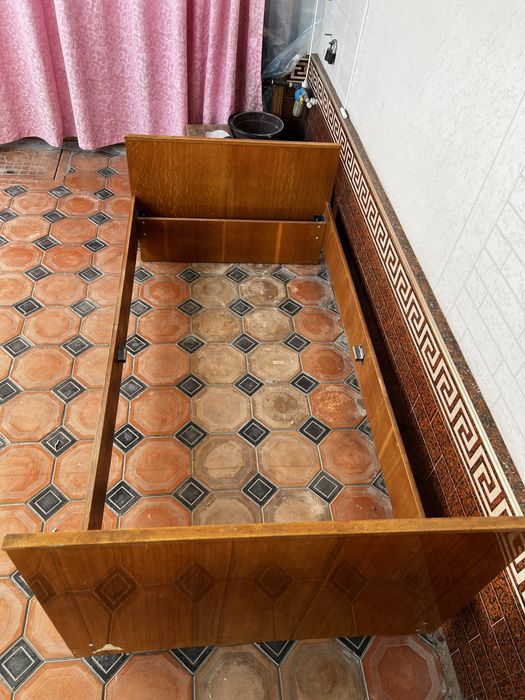 Кровать без матраса kravat