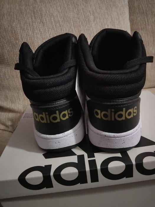 Мъжки кецове Адидас номер 40