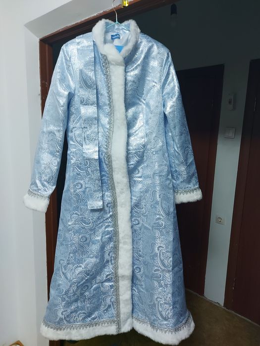 Продаются Костюмы Деда Мороза и Снегурочки