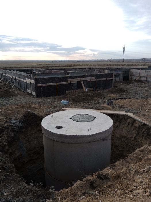 Продам ЖБИ кольцо и крышка