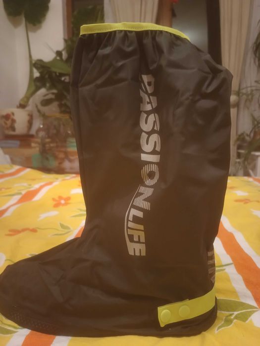 Водоустойчиви калъфи за спортни обувки (XL) за многократна употреба.