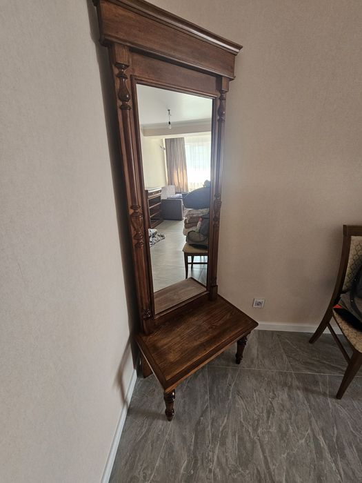 Комод с зеркалом