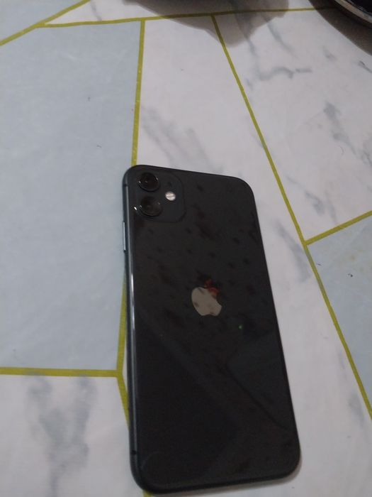 Айфон 11  128 ГБ