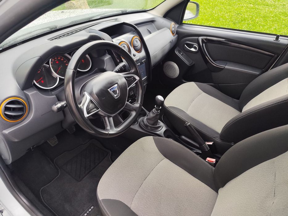 Vând Dacia Duster 1.5 2017