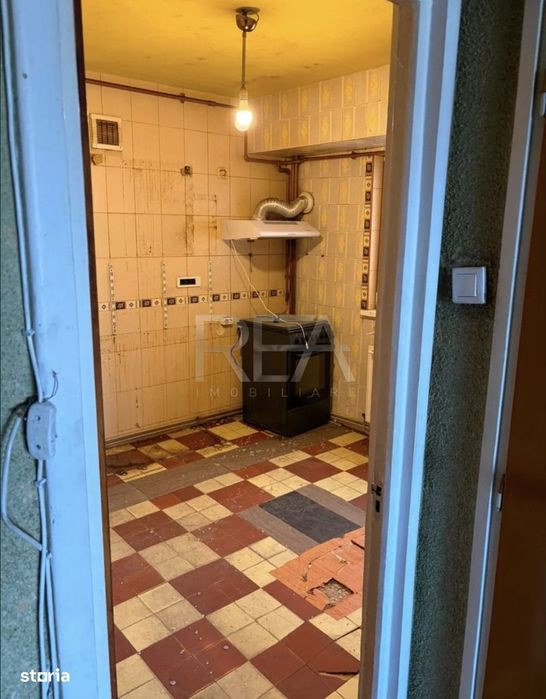 4 camere, 6/14, anvelopat, 114mp, CENTRALA, bloc 1979-Lujerului
