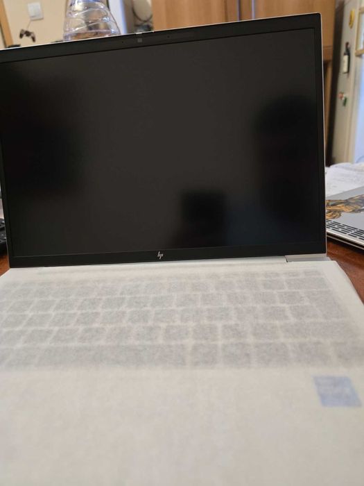 Чисто нов лаптоп HP ELITBOOK 830 G9