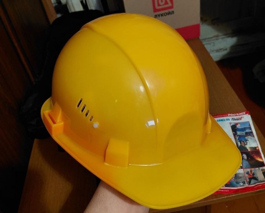 Продам каску строительную