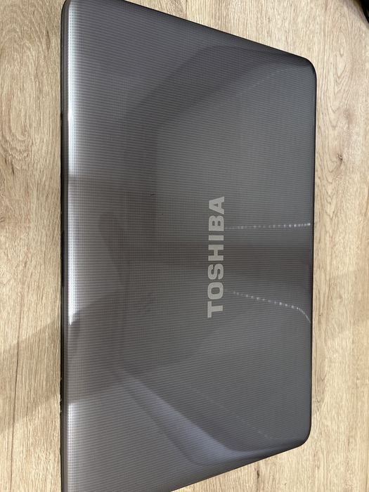 Ноутбук Toshiba в хорошем состоянии