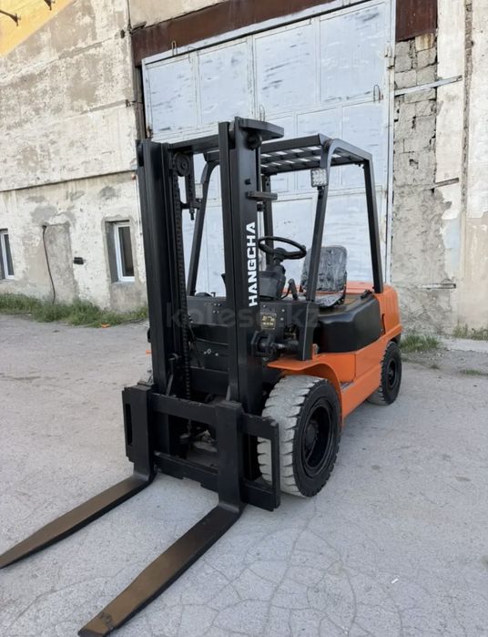 Вилочный погрузчик кара автокара