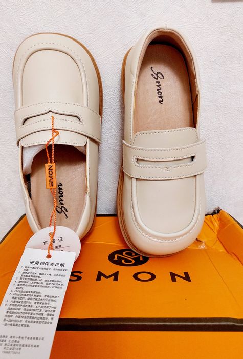 Продам новые туфли для девочки