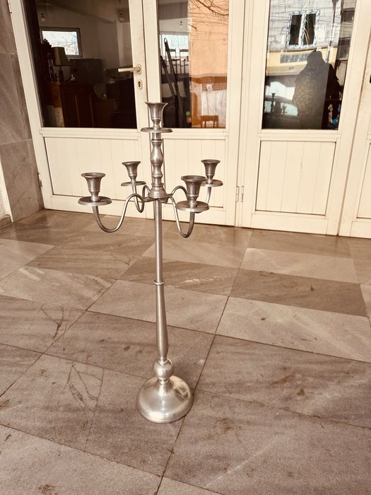 Висок метален свещник / канделабър – 5 рамена