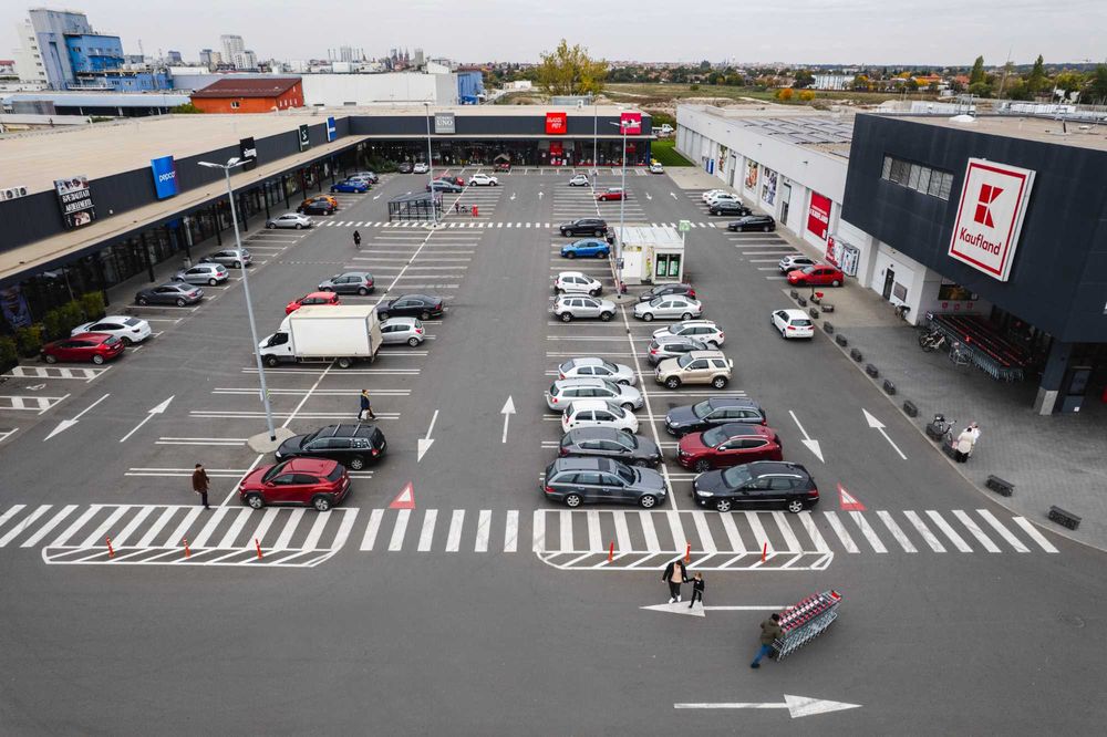 Inchiriem spatiu comercial 238 mp Funshop Park Timisoara