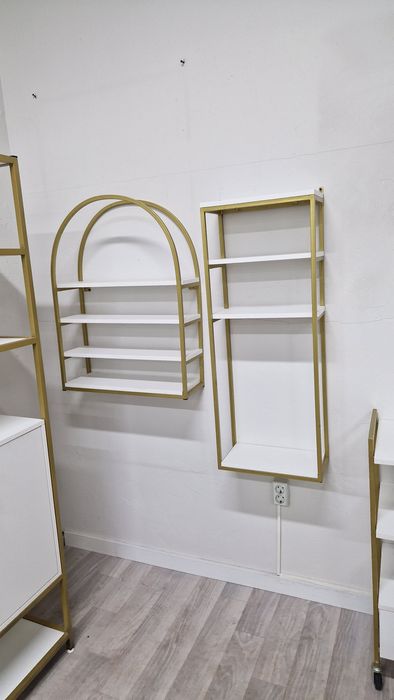 Шкаф стеллаж для салона красоты