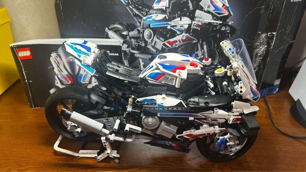 Lego Technic BMW 42130 Лего Техник БМВ 42130