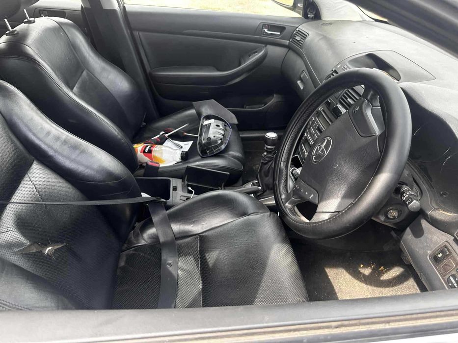 На части Toyota Avensis 2 2 D4D 150 к с 2004 г.