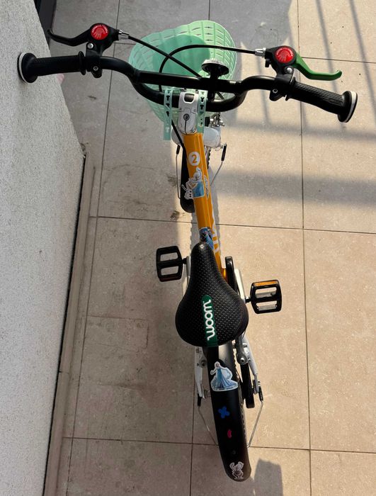 Bicicleta woom 2 - personalizata cu Elsa si Ana