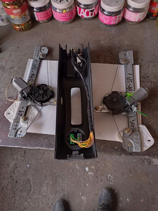 SET pereche macara electrică buton ridicare geam ușa SPATE sau FAȚĂ Da