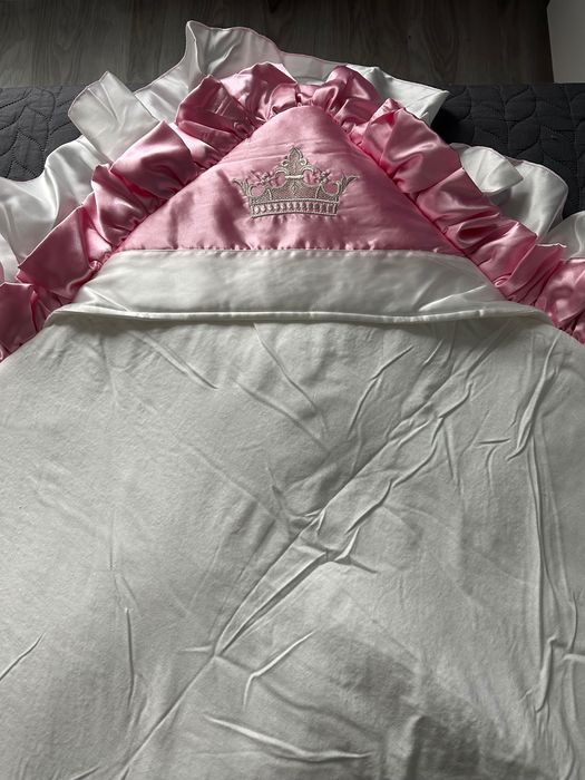 Портбебе в бяло с розово