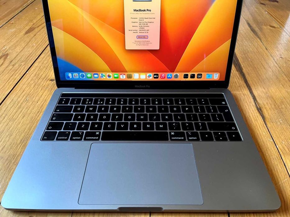 Продавам Macbook Pro a2159 13" с неработещ touch bar