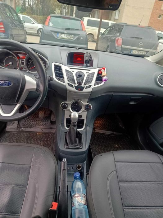Ford Fiesta titanium, din 2011.06, motor 1,6 diesel, 95 cp, 271000 km