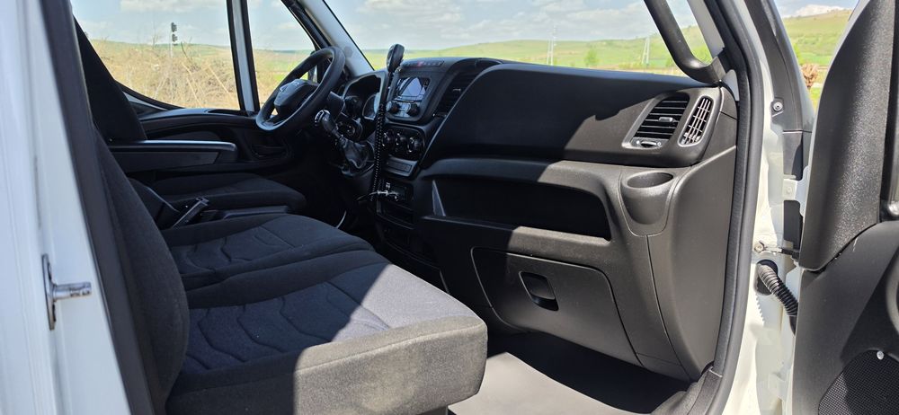 Iveco Daily 3,5 T cu Lift Hidraulic 15 Europaleti 6.20 lungime